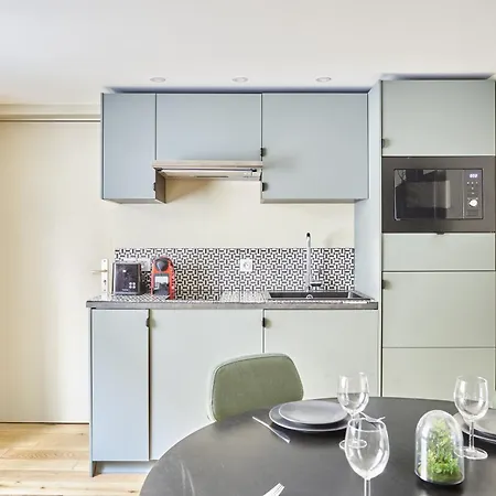 Center Of By Prestige Paris