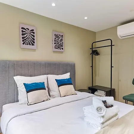 Apartment Center Of By Prestige Paris